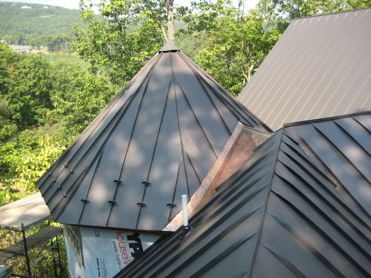 Professional Gutter Cleaning by Craftsman Roofing in East Highlands